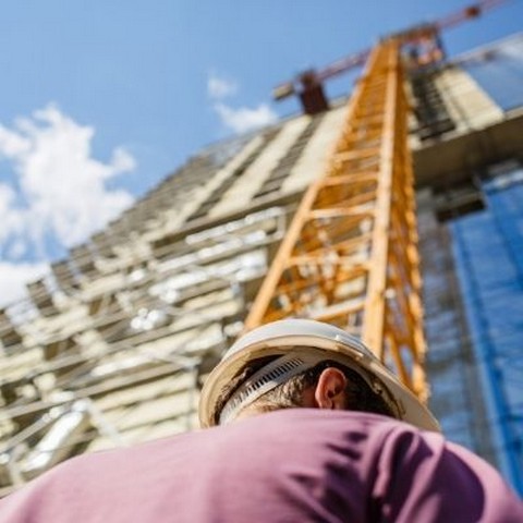 Treinamento de segurança do trabalho na construção civil