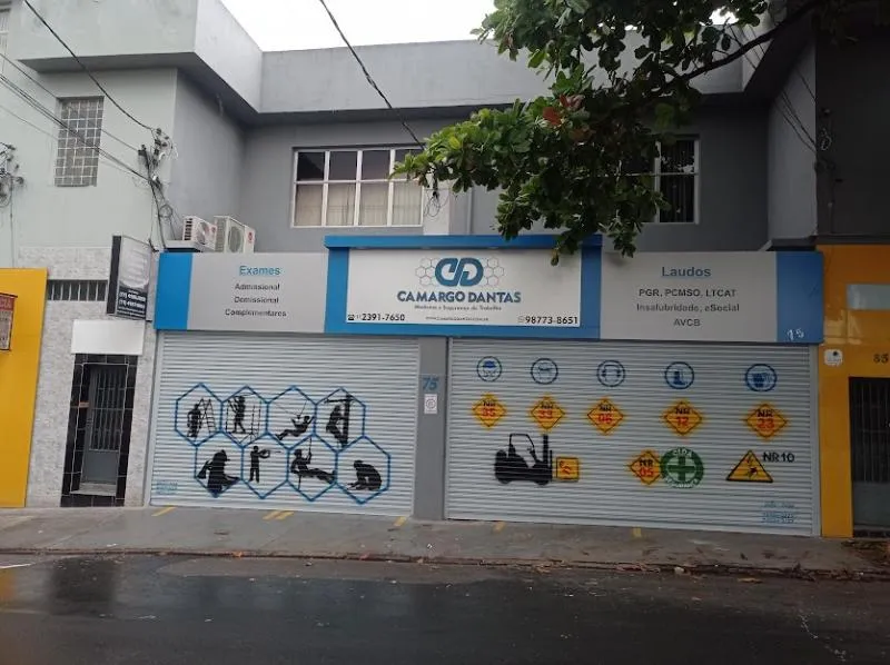 Fachada com o painel das NRs